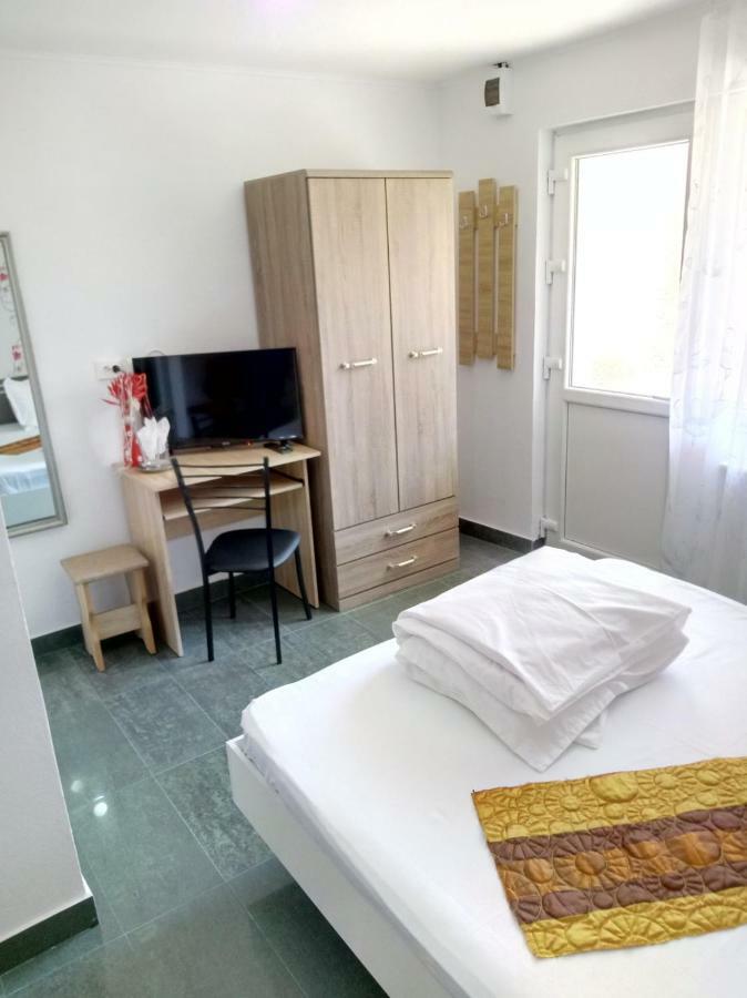 חונדוארה Camere De Inchiriat Carpati מראה חיצוני תמונה