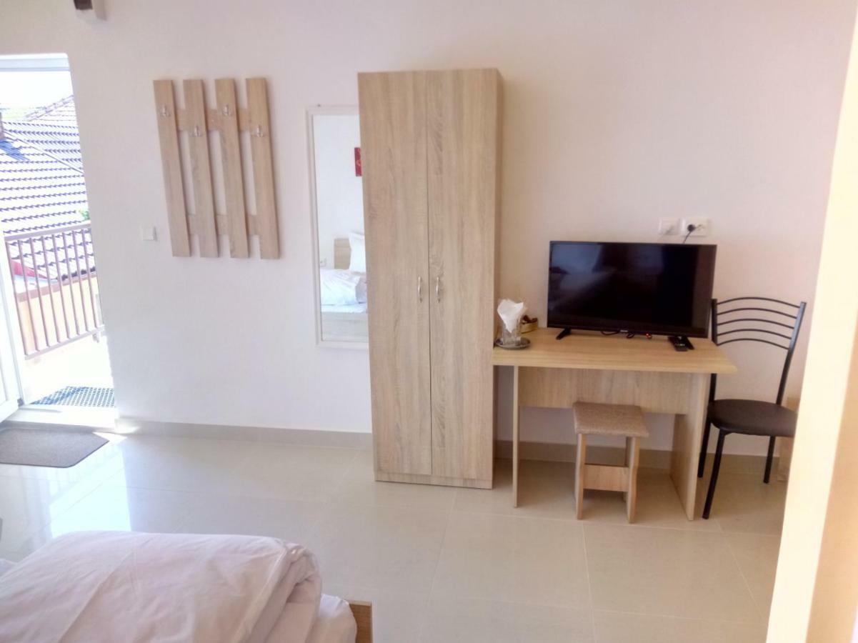 חונדוארה Camere De Inchiriat Carpati מראה חיצוני תמונה