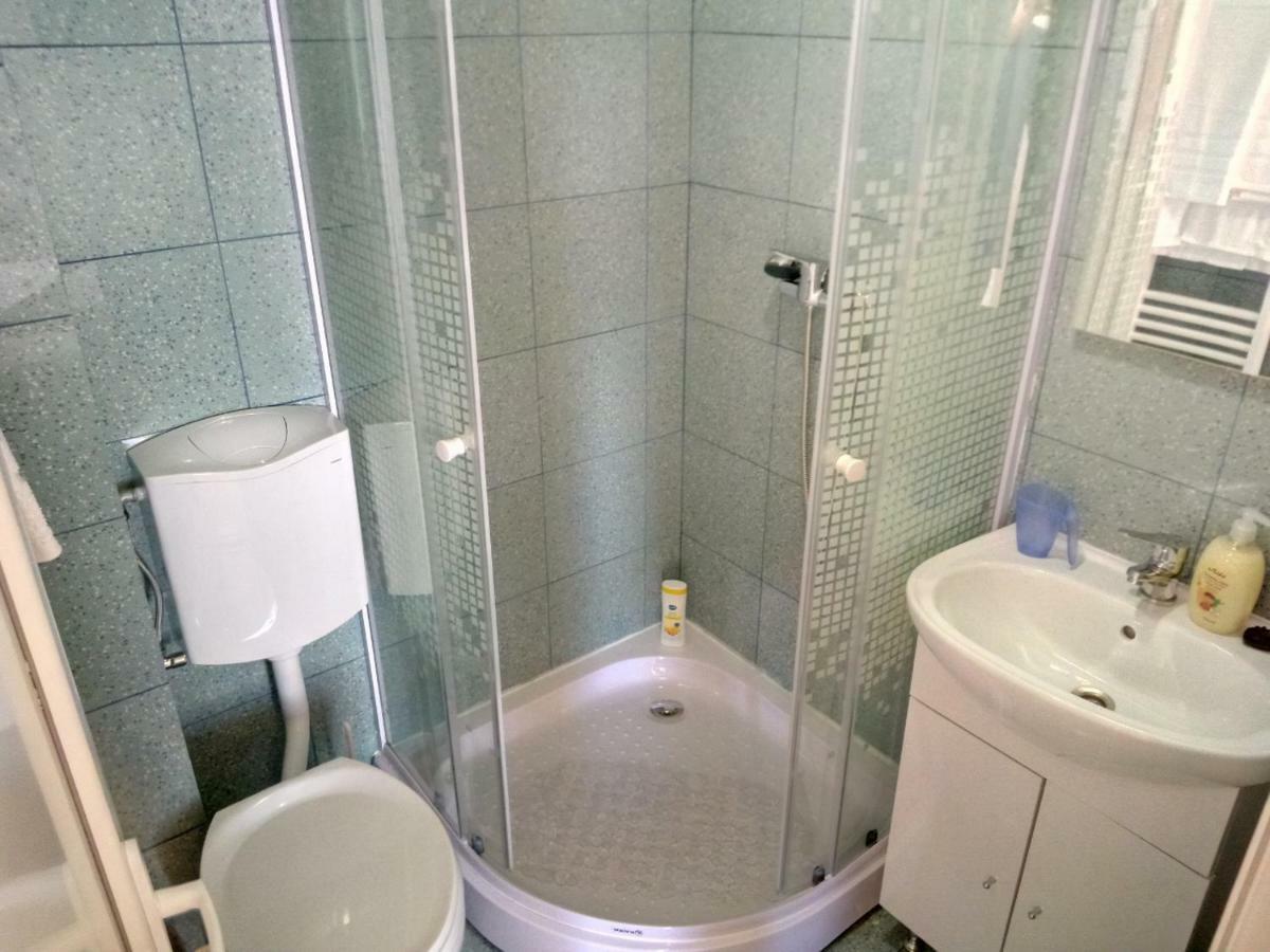 חונדוארה Camere De Inchiriat Carpati מראה חיצוני תמונה