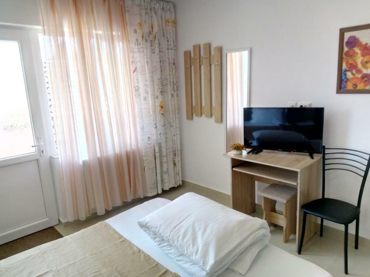 חונדוארה Camere De Inchiriat Carpati מראה חיצוני תמונה